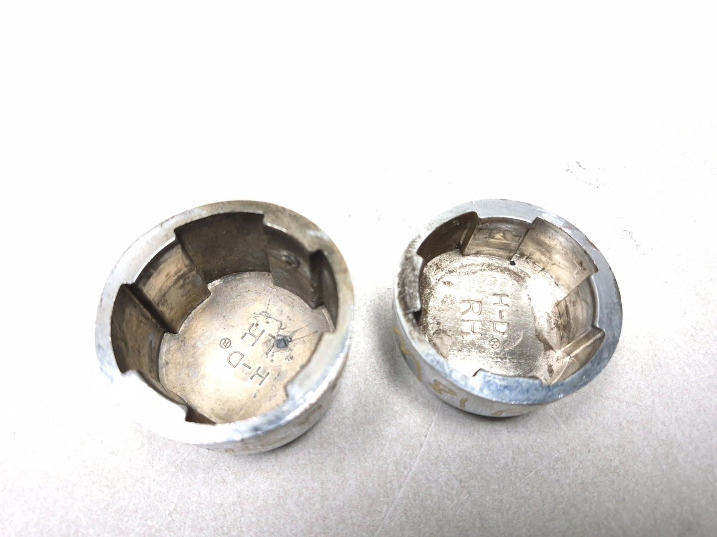 2003 Harley-davidson Fxdl Anniversary Dyna Rear Wheel Axle & Cover OEM