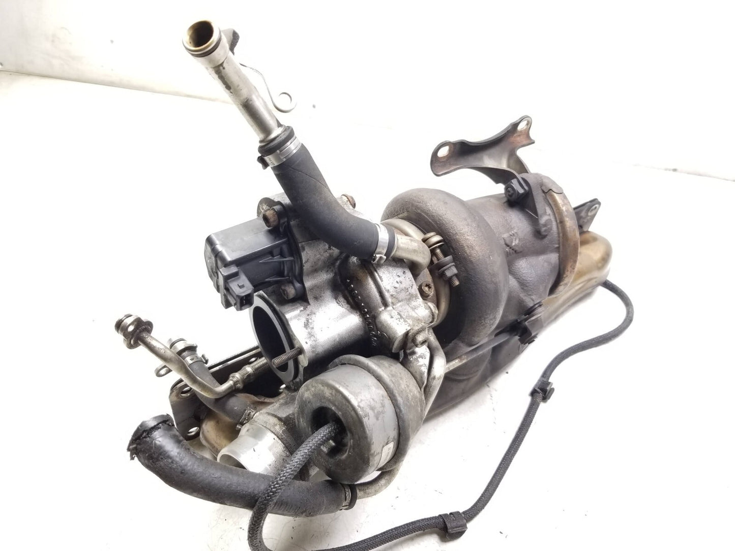 2011 - 2013 BMW X5 X6 E70 Turbo Turbocharger W/exhaust Manifold 3.0l OEM