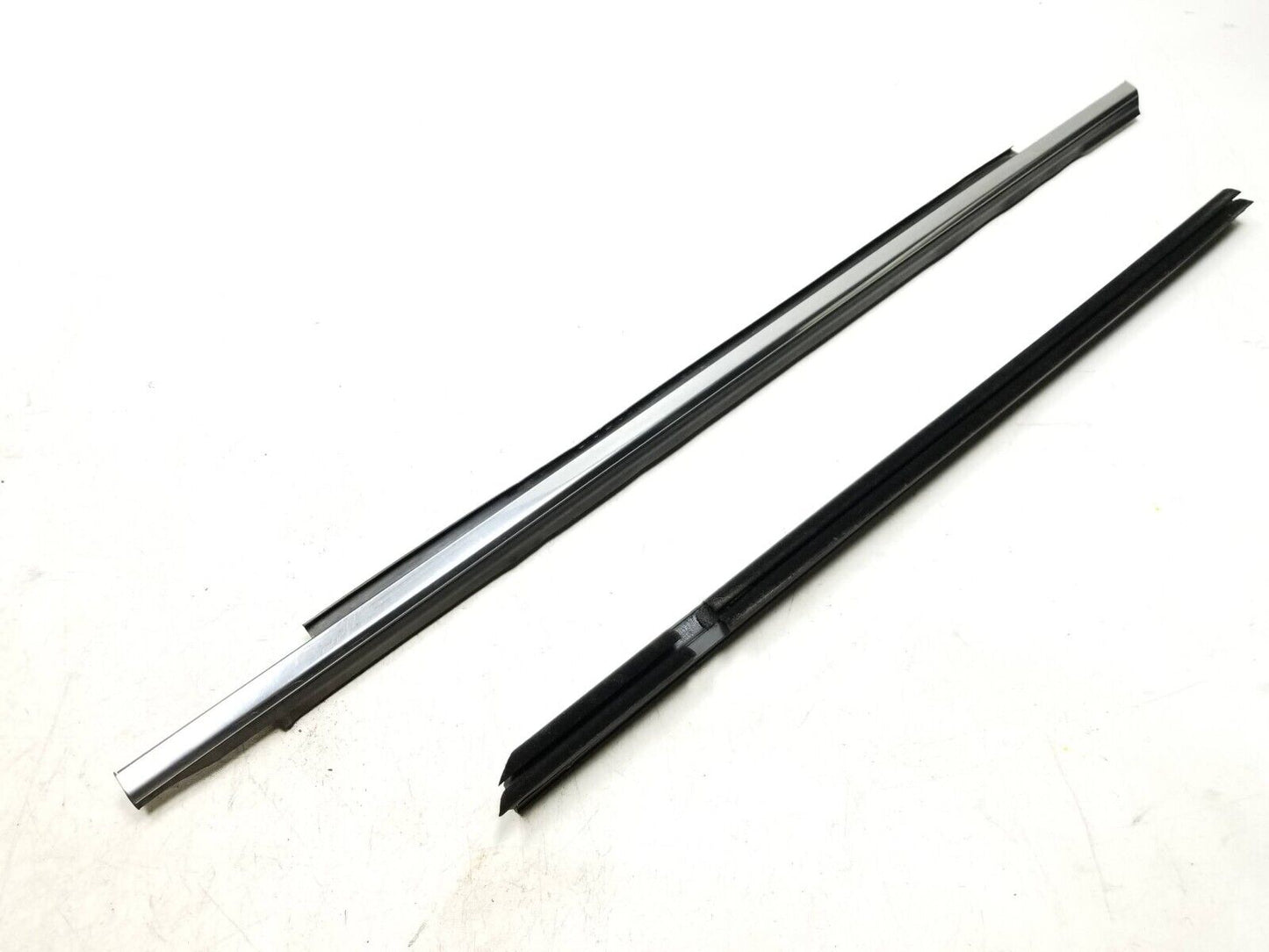 11-14 Chrysler 200 Sedan Window Belt Seal Rear Driver Side Left 2pcs OEM