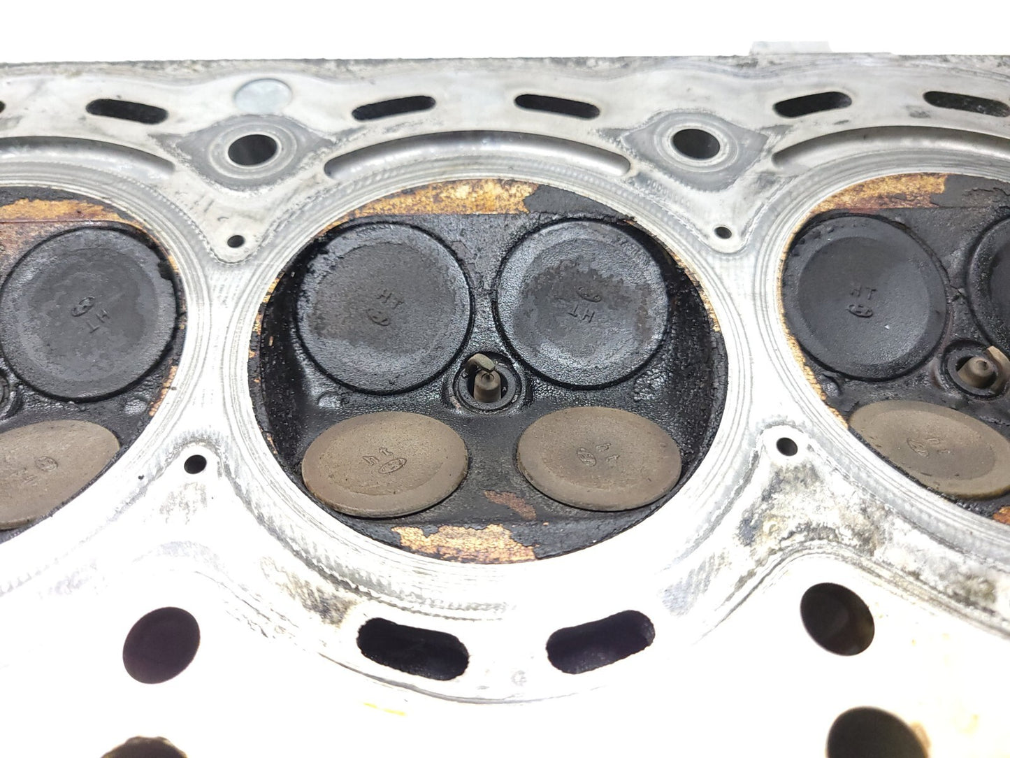 09-12 Hyundai Genesis Engine Cylinder Head Left & Right Pair OEM 4.6l