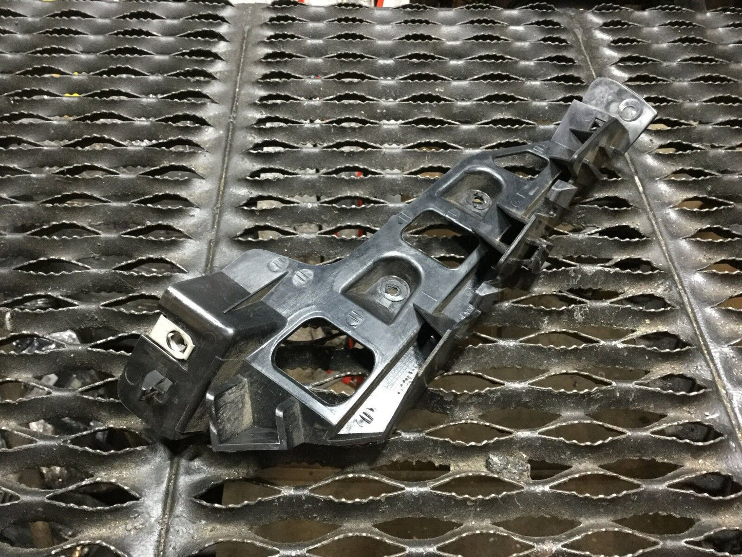 15 16 17 Chrysler 200 Bumper Face Bar Bracket Rear Left Driver Side OEM