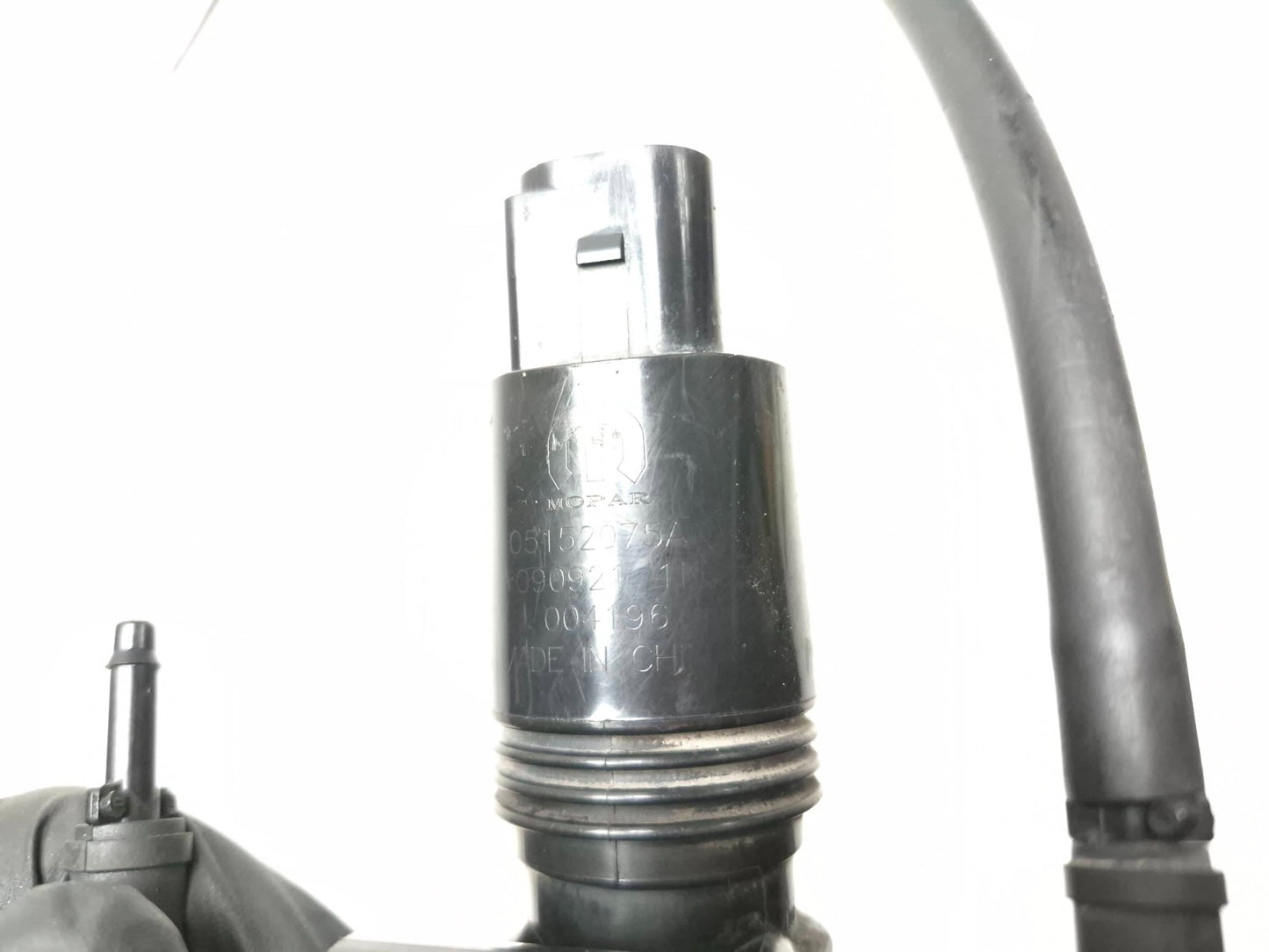 2010 Dodge Caliber Sxt Windshield Washer Pump 05152075 OEM