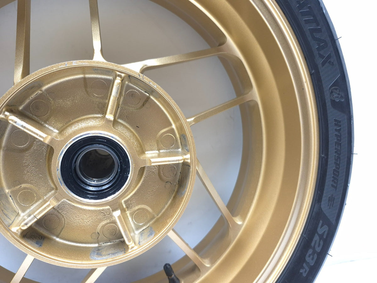 2025 Yamaha Xsr900 Rear Wheel Rim W/ Tire 180/55zr17m/c 73w 17x5.5 OEM