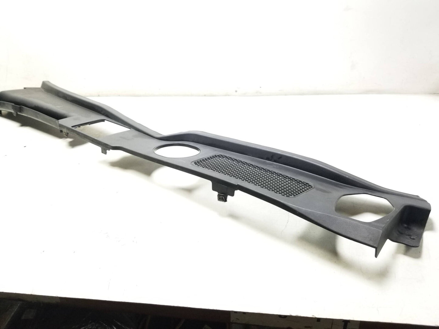 2009 - 2017 Audi Q5 Cowl Vent Panel Windshield Window Front OEM