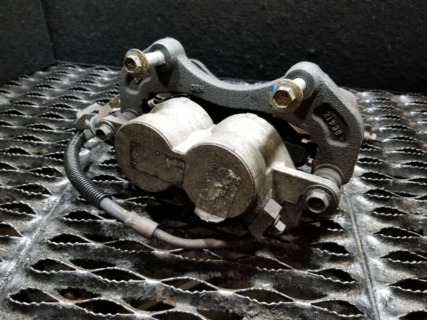 06 07 08 09 Cadillac STS Front Right Brake Caliper Passenger Side OEM