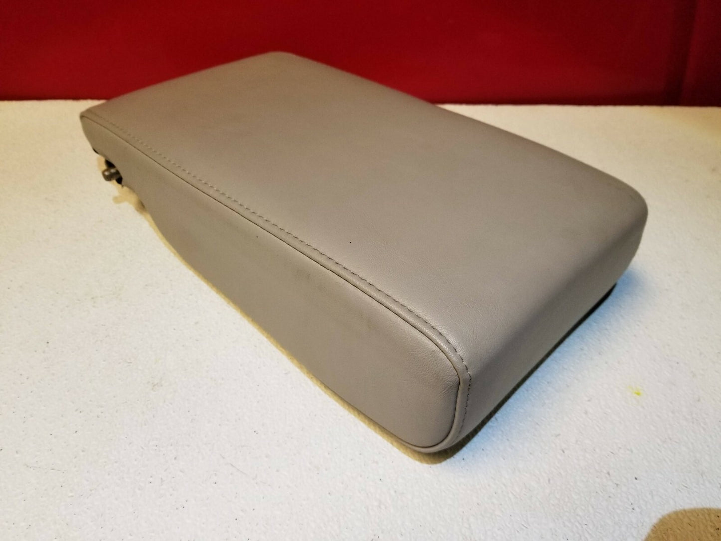 05 06 07 Dodge Magnum Rt Rear Seat Armrest Arm Rest OEM