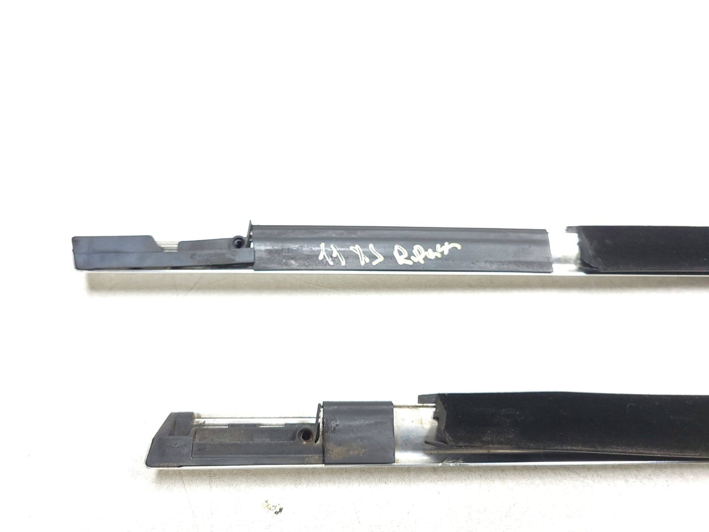 2010 - 2019 Jaguar XJ Door Glass Belt Seal Molding Set 4 OEM