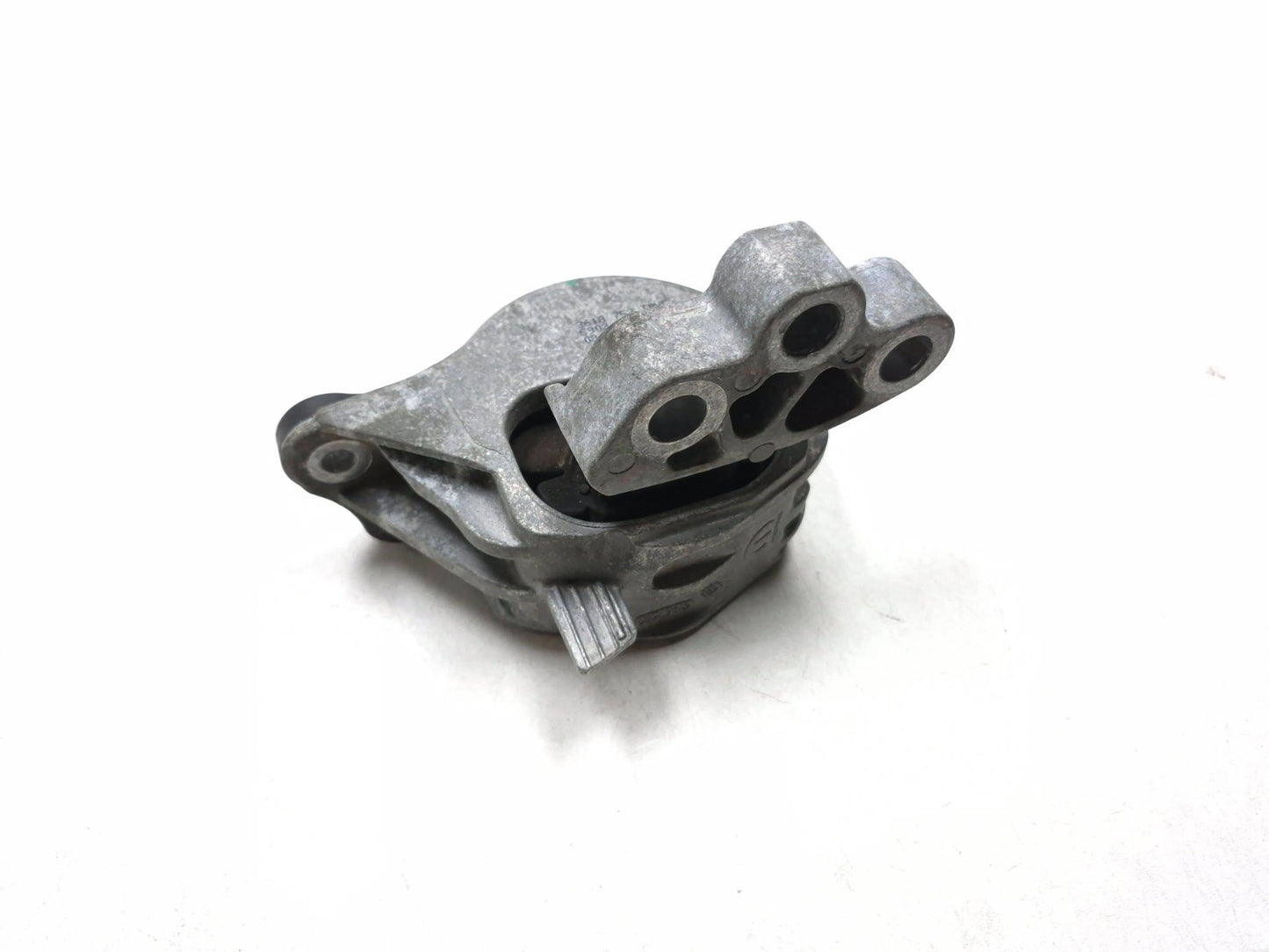 2014 Fiat 500l Right Engine Mount Bracket OEM