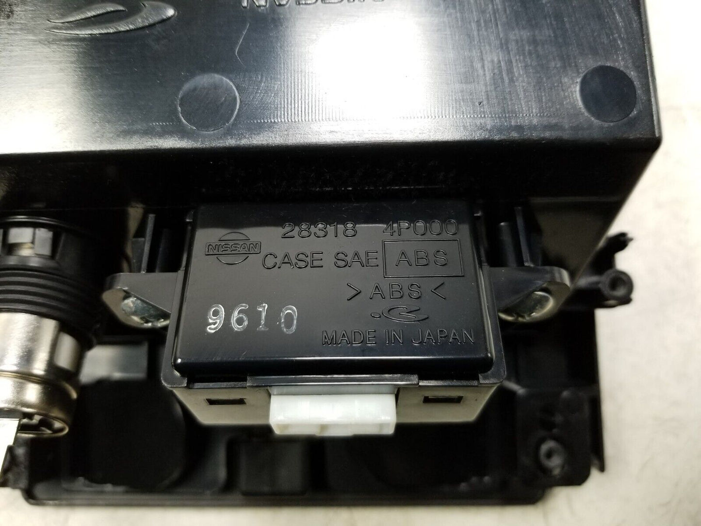 08-13 Infiniti G37 Center Console Cubby Storage Box 12v Aux Socket OEM *sedan*