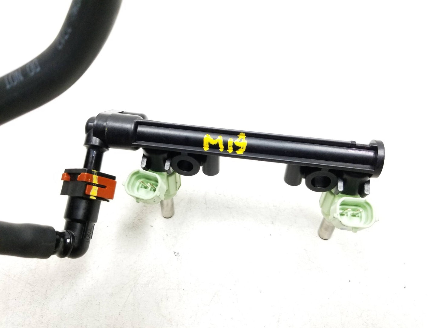 2020 - 2023 Kawasaki Er650 Z650 Fuel Rail W/ Injectors OEM