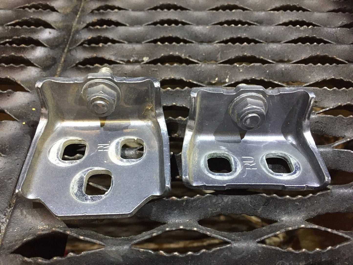06 07 08 09 Saab 9-5 Sedan Side Left Or Right Rear Back Door Hinges 2pcs OEM