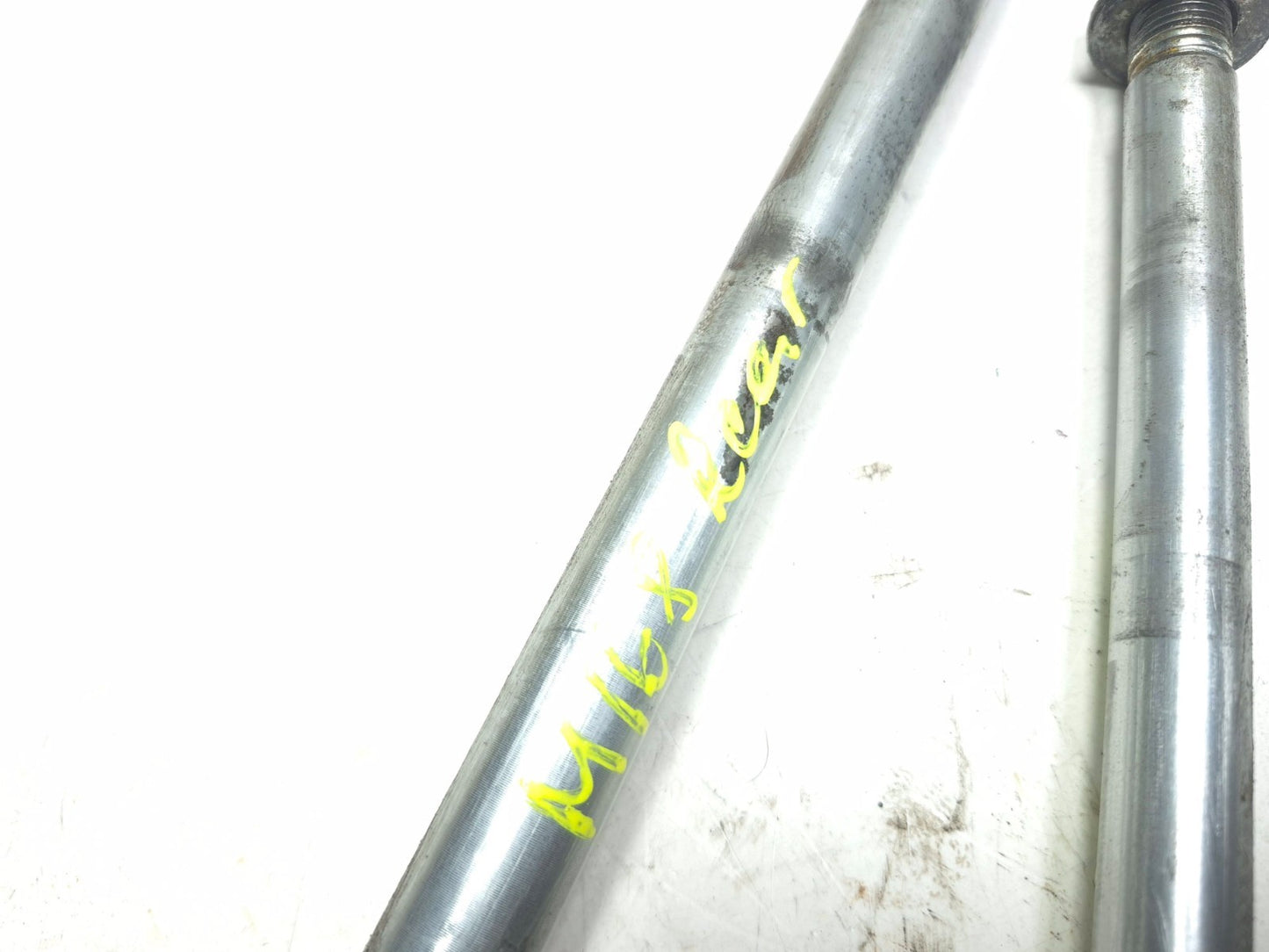 1991 Kawasaki Vulcan 500 En500 Wheel Axle Front & Rear Pair OEM