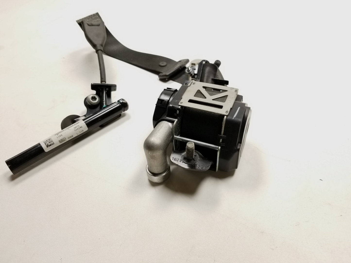 2014 Ford Fusion Front Seat Belt Retractor Left Driver Side OEM