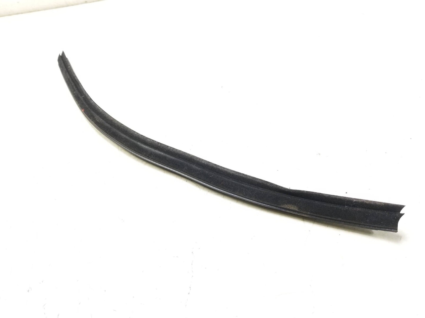 2010 - 2016 Cadillac SRX Door Glass Belt Seal Molding 3 Pcs OEM