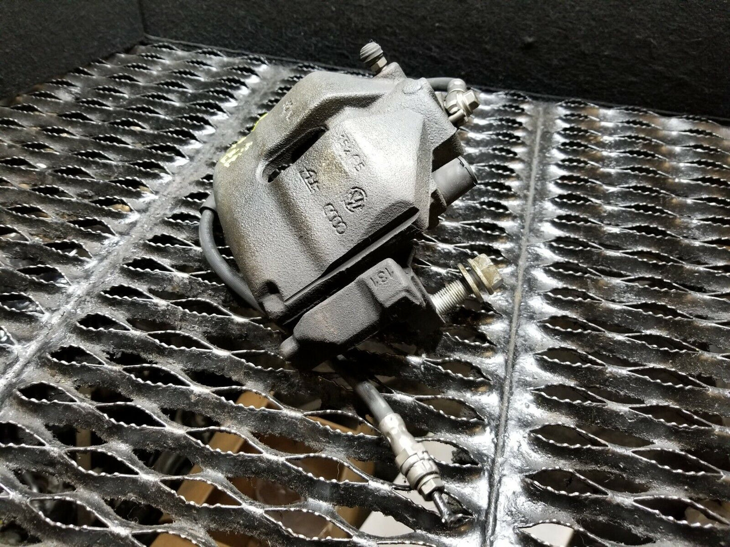 2013-2017 Volkswagen Cc Brake Caliper Front Passenger Side Right  OEM