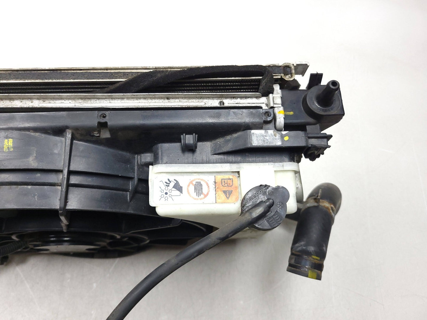 12 13 14 15 16 17 Hyundai Accent Radiator Fan AC Condenser OEM