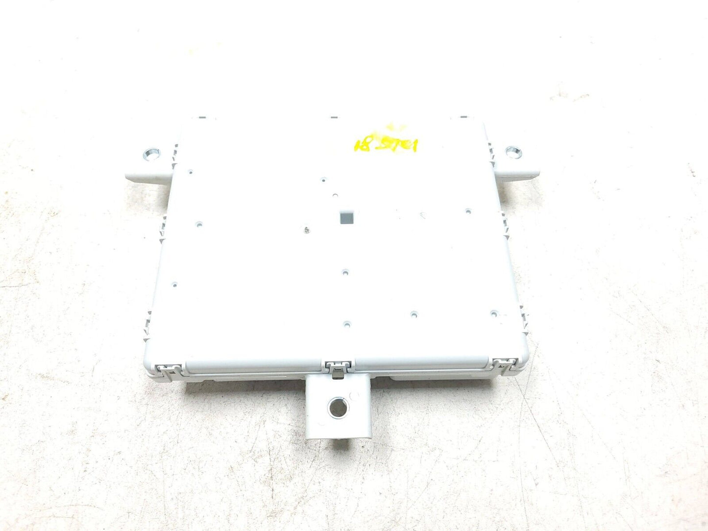 2017-2023 Alfa Romeo Stelvio Body Control Module Fuse Box Bcm  OEM
