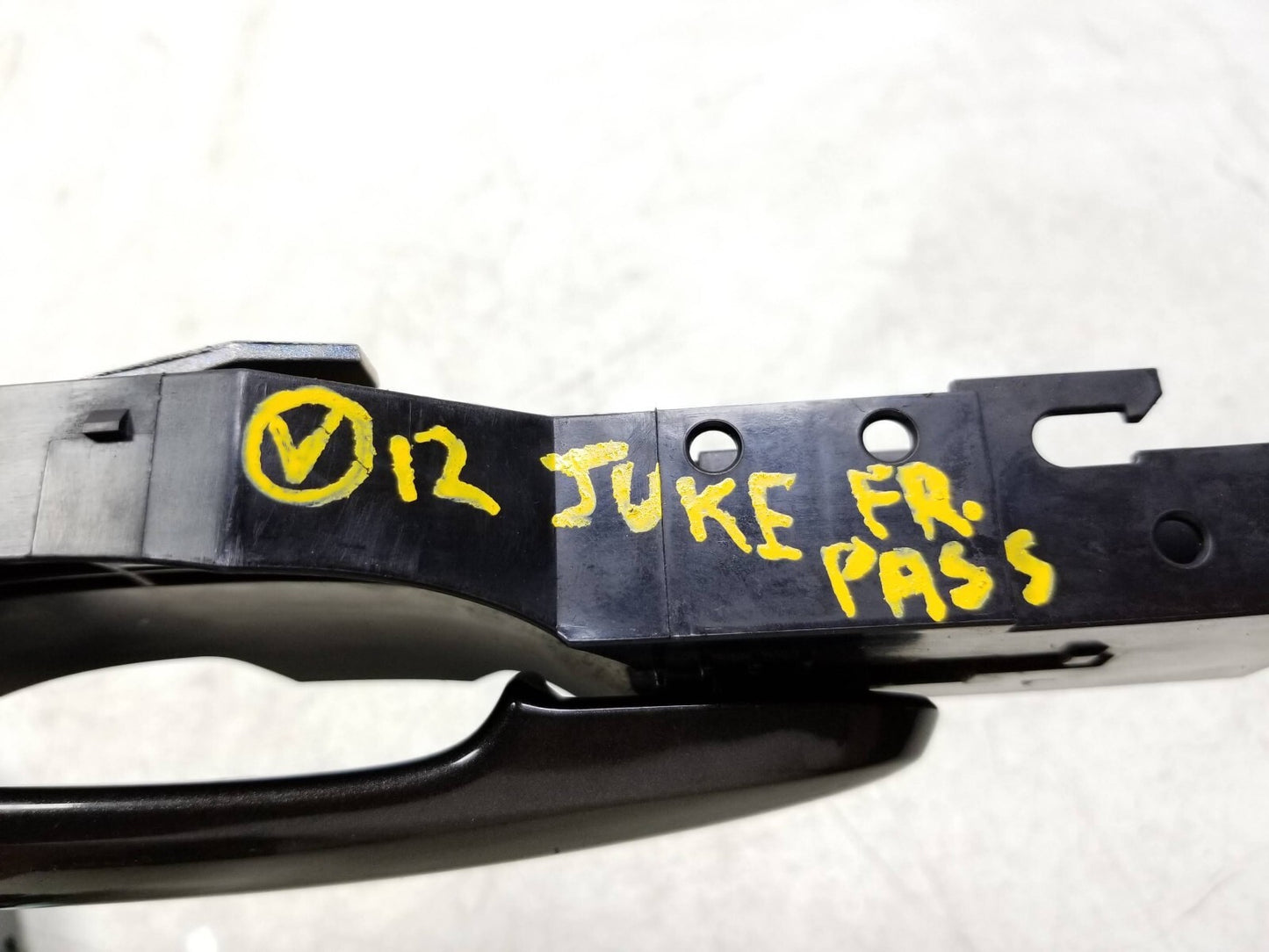 2011-2017 Nissan Juke Exterior Door Handle Front Passenger Side Right OEM