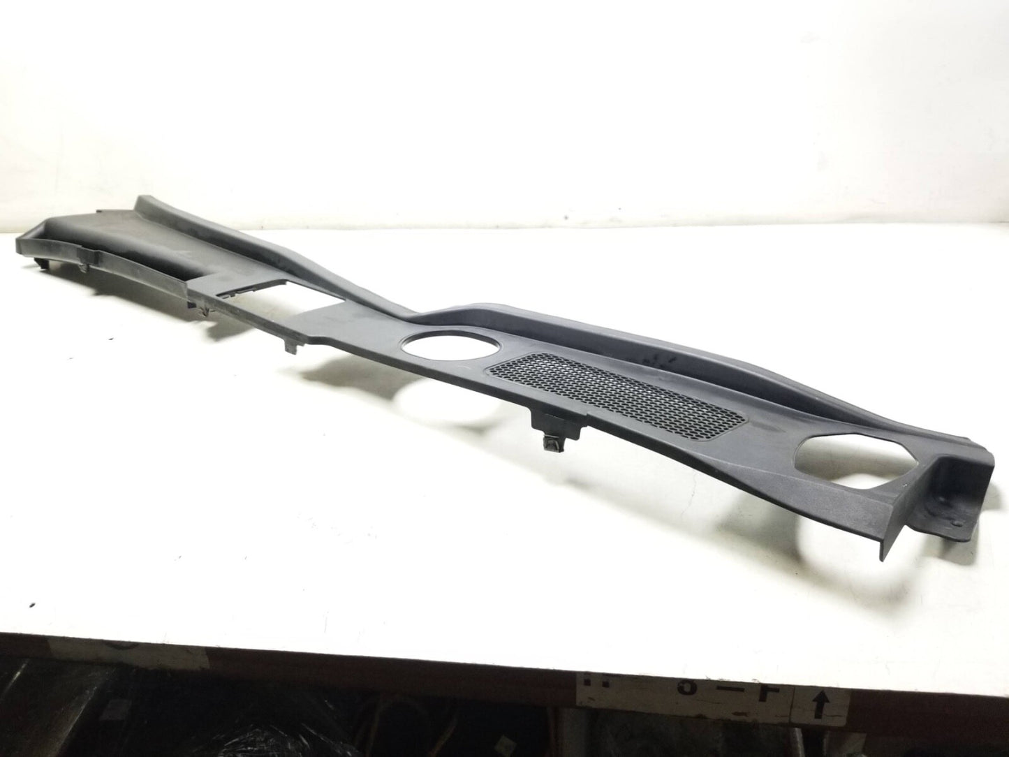 2009 - 2017 Audi Q5 Cowl Vent Panel Windshield Window Front OEM
