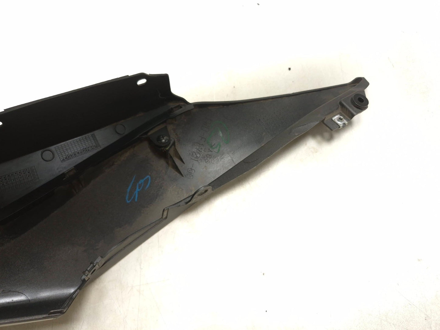 2024 Yamaha Yzf R3 Tail Brake Light W/ Fairing Cover Assy OEM