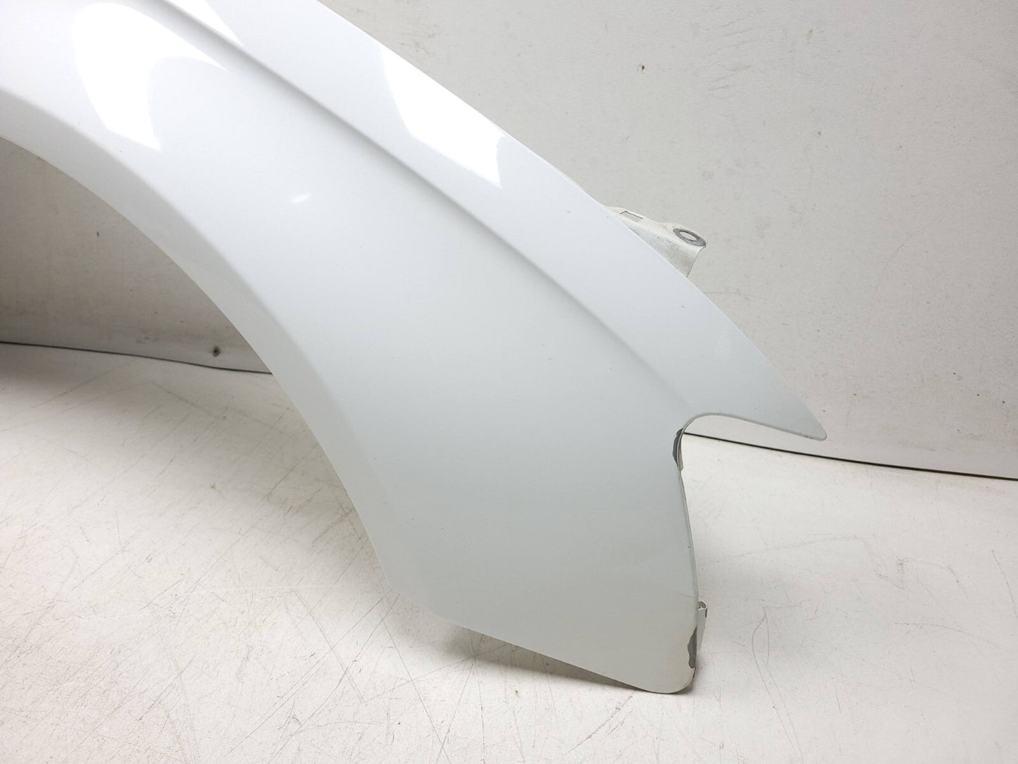 2009 Audi A4 Fender Passenger Side Right OEM *t9 Ibis White*
