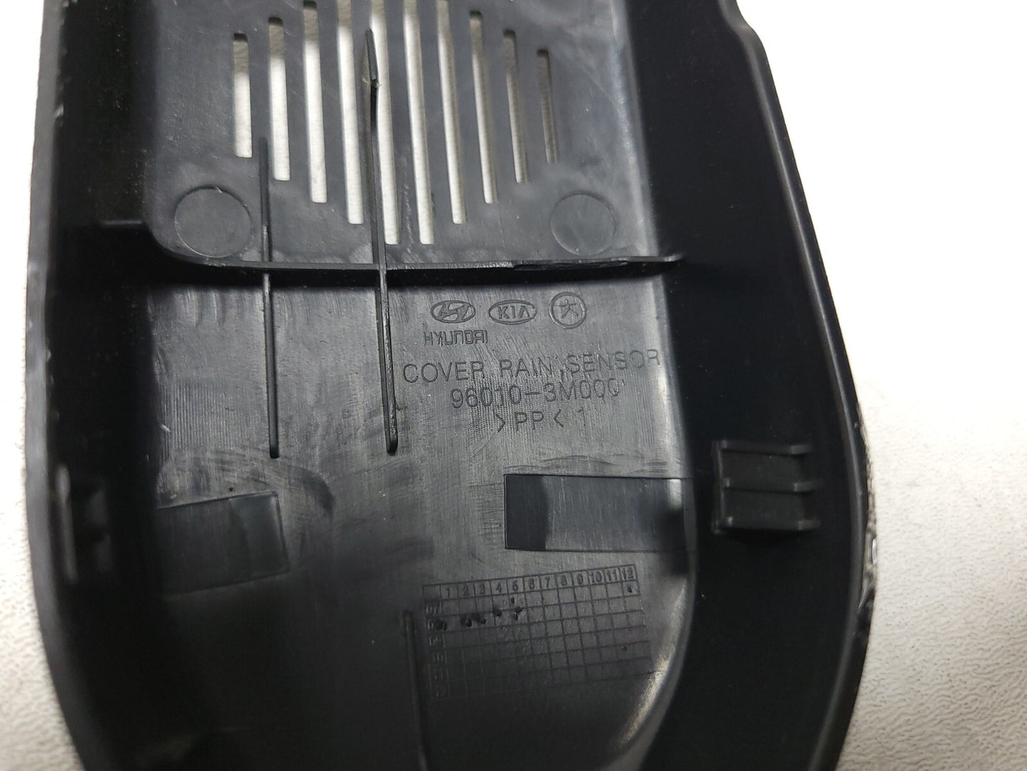 09-12 Hyundai Genesis Interior Rear View Mirror Rain Sensor Trim Cover OEM Sedan