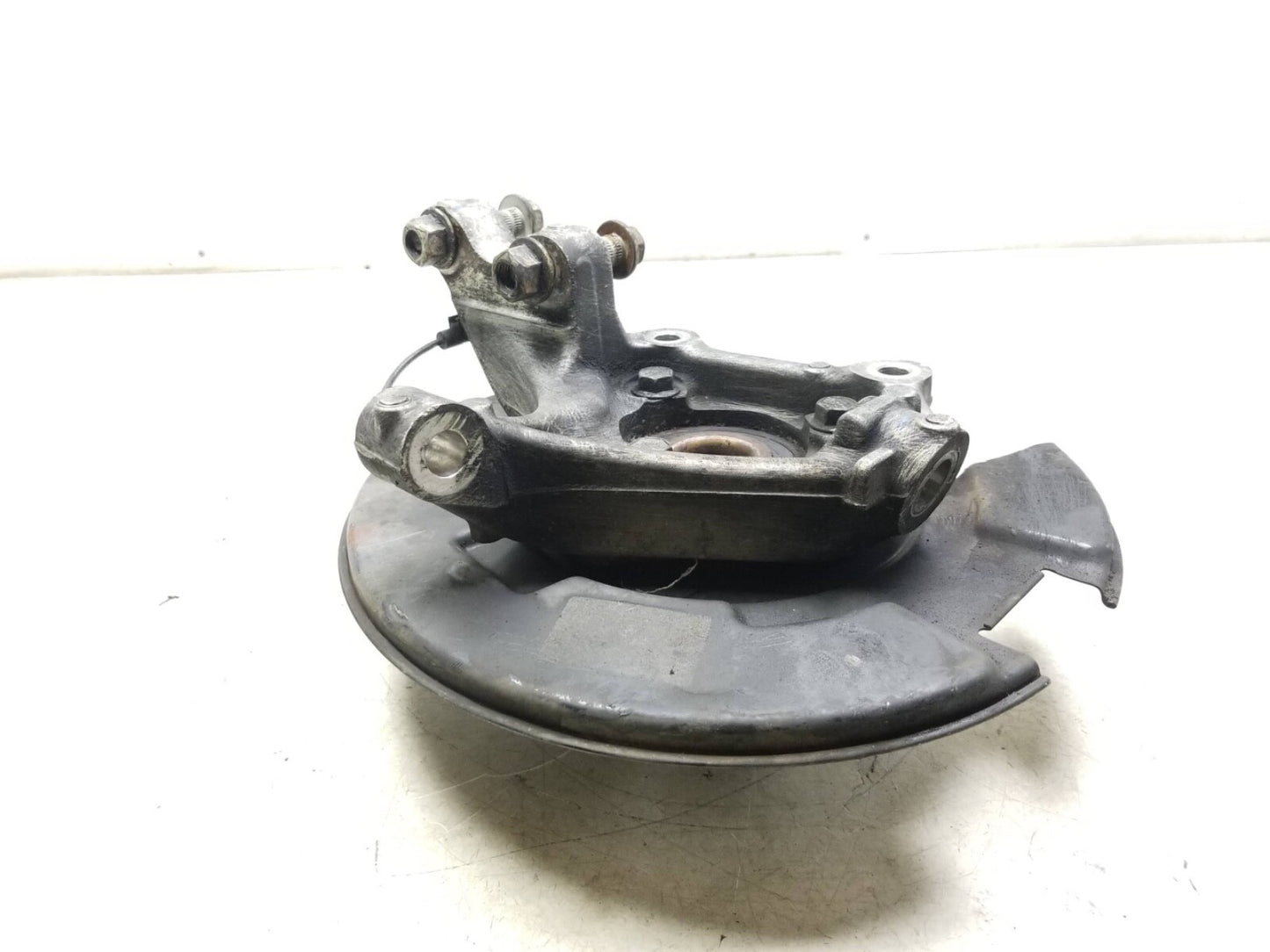 2010 - 2016 Cadillac SRX Wheel Spindle Knuckle Front Driver Side Left OEM