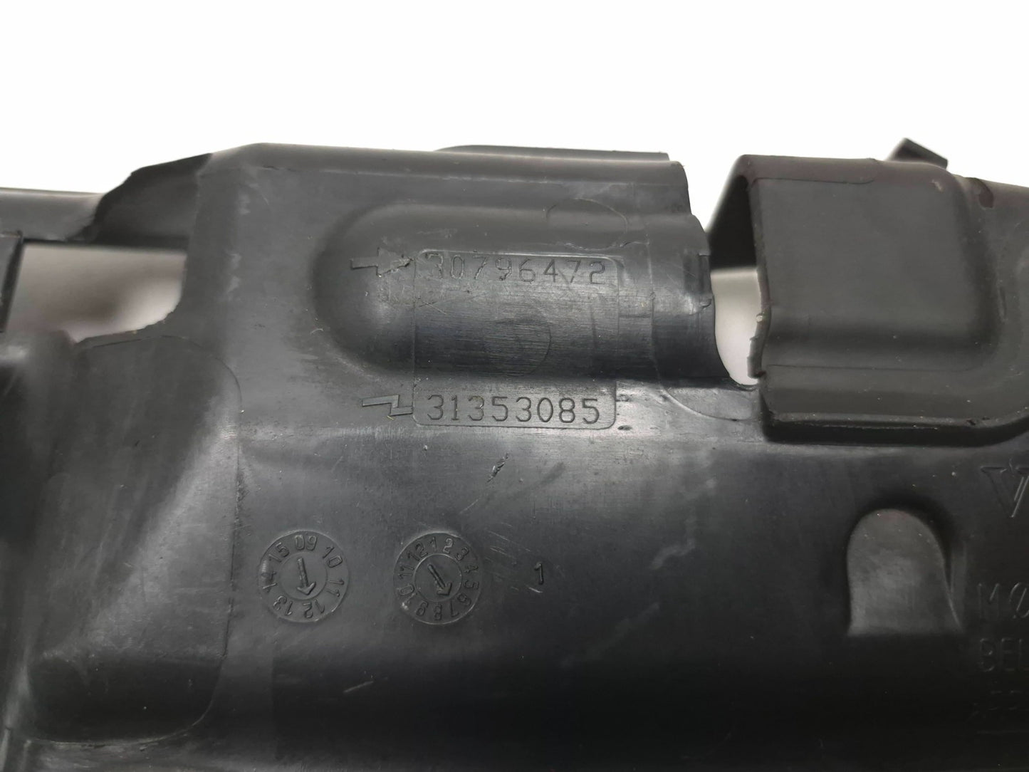 2013 Volvo S60 Radiator Support Air Guide Right Passenger Side OEM