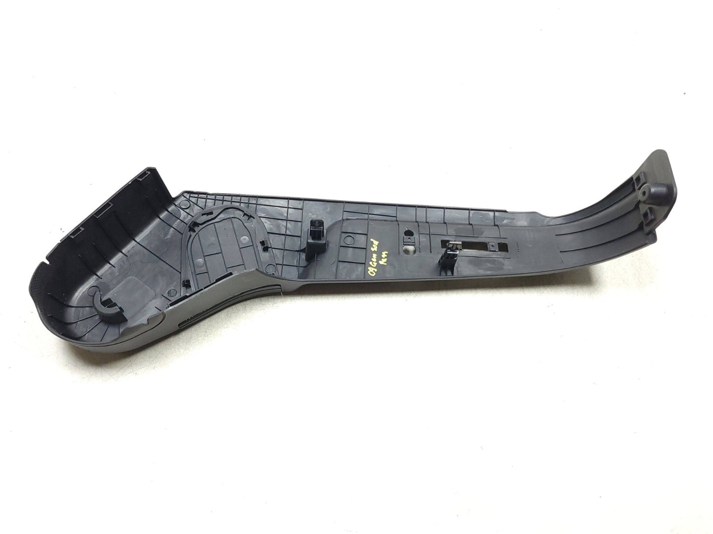 2009 - 2012 Hyundai Genesis Seat Side Trim Front Passenger Side Right OEM