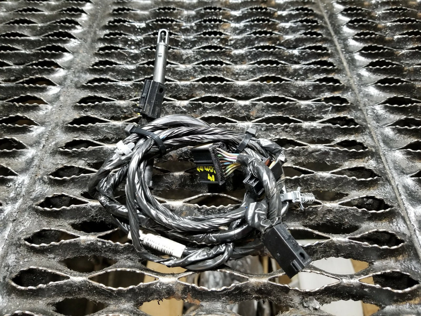 2011 - 2015 Chevrolet Camaro Heater Wire Wiring Harness & Temp Sensor OEM