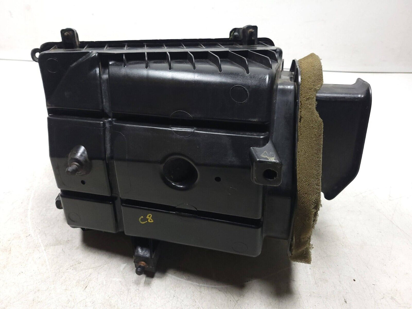 17-19 Chevrolet Silverado 1500 Air Box Cleaner 4.3l OEM