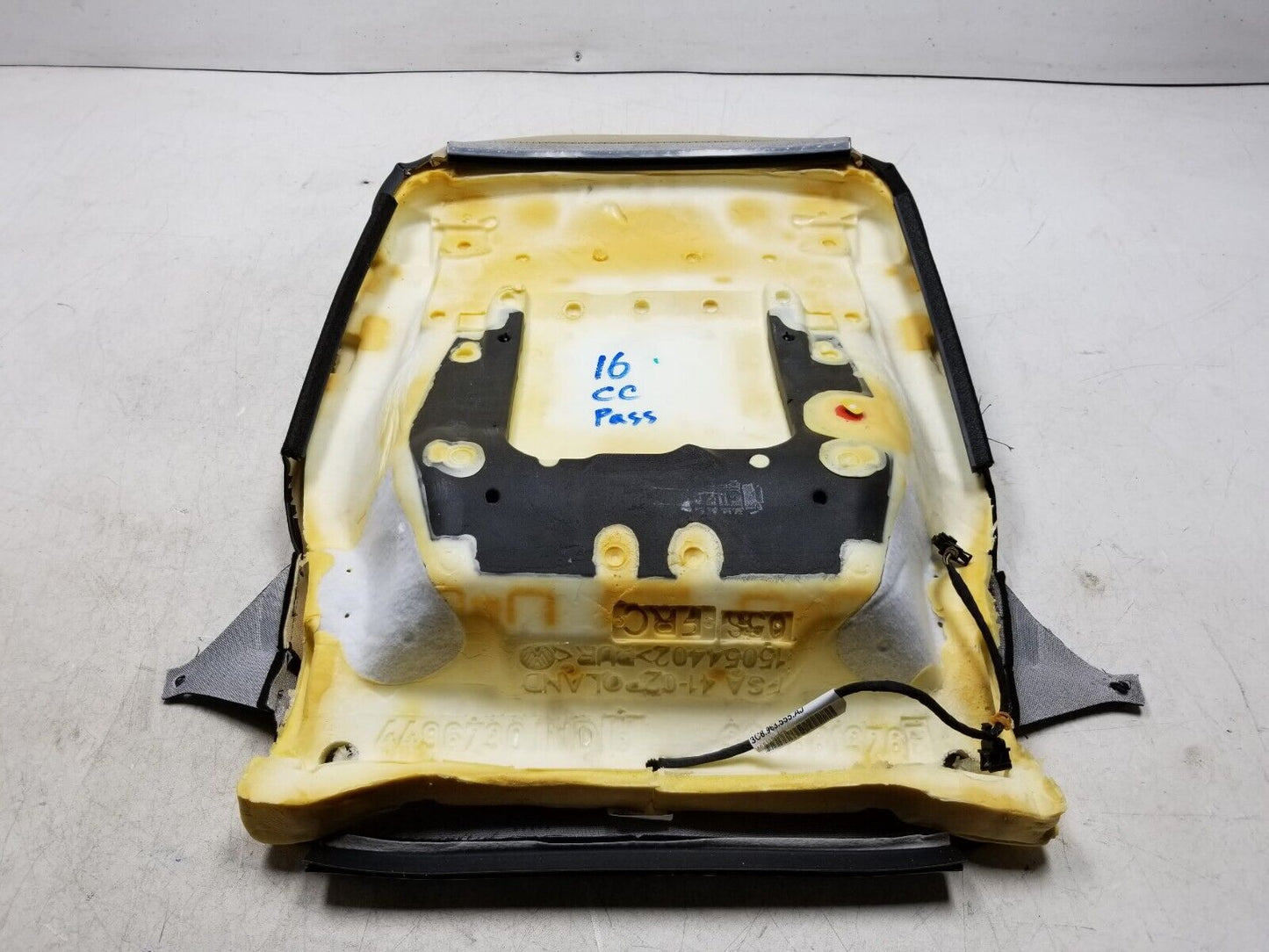09 - 17 Volkswagen Cc Front Seat Cushion Bottom Lower Passenger Right OEM