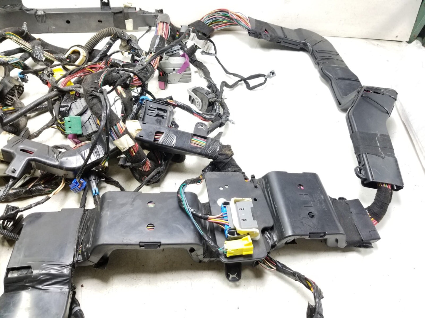 2010 - 2013 Cadillac SRX 3.0l Interior Floor Wire Harness OEM