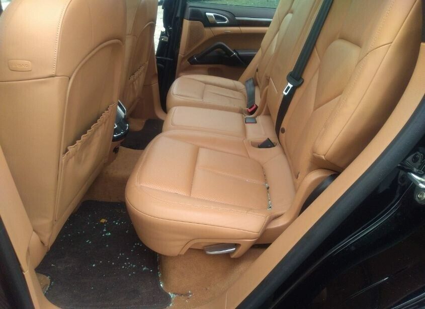 11-17 Porsche Cayenne Front Driver Door Shell (paint: A1a1 ) ✅