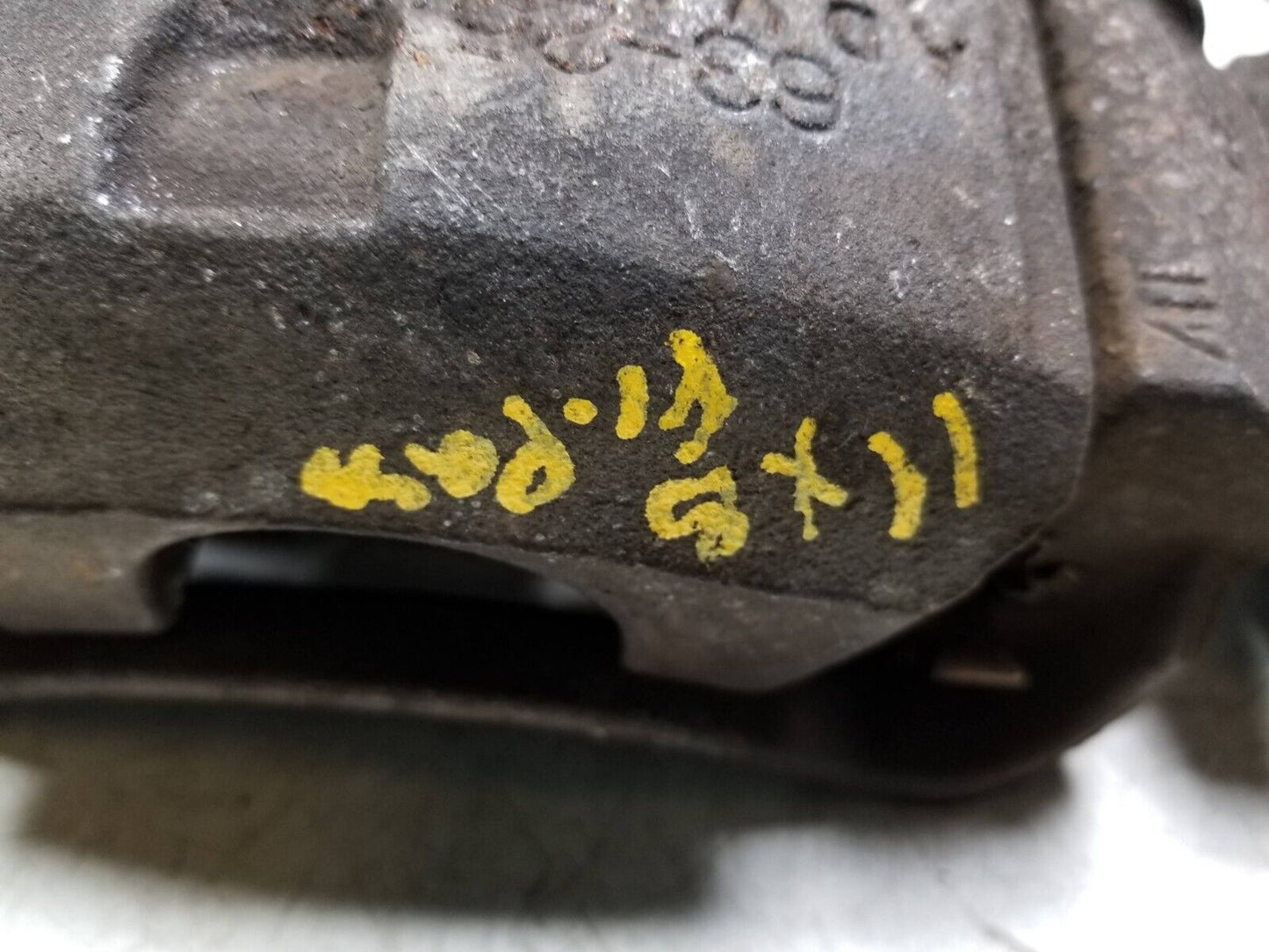 08 - 15 Scion Xb Brake Caliper Front Driver & Passenger Side Pair OEM