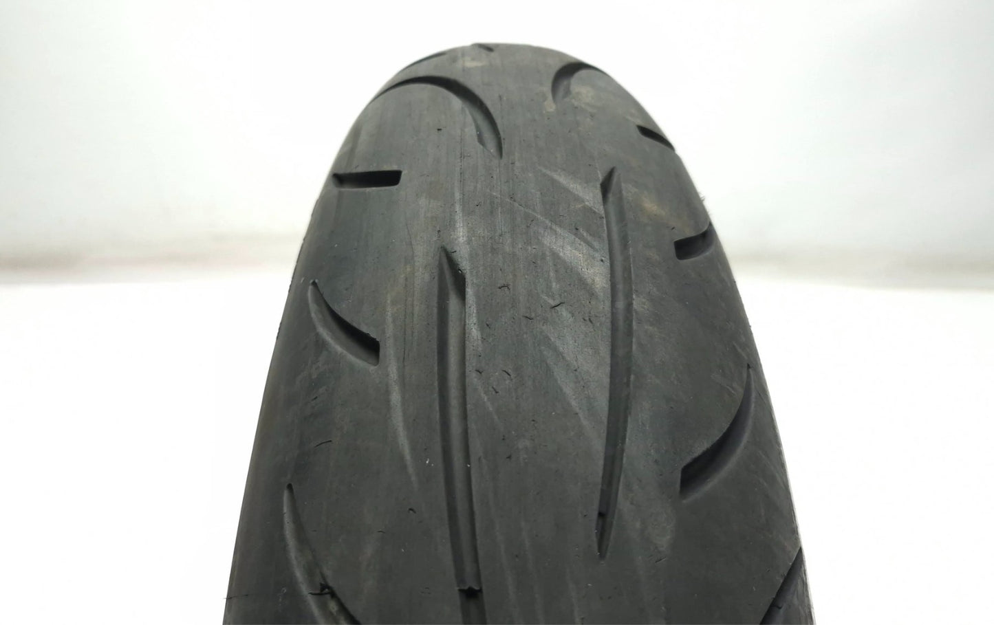 2024 Triumph Speed 400 Rear Wheel Rim W/ Tire 150/60/zr17 Metzeler OEM