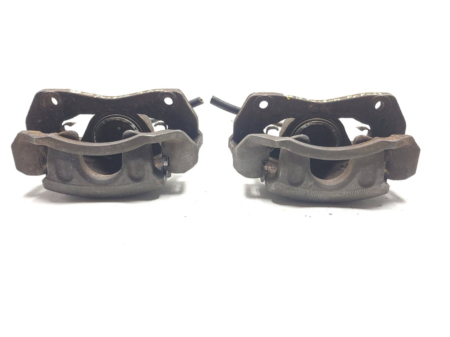 2010 - 2015 Hyundai Tucson Front Brake Caliper Left & Right Pair OEM