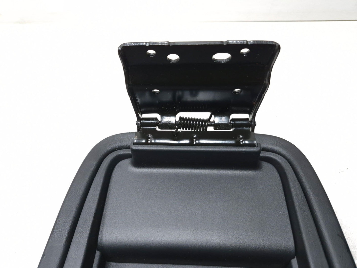 2018 Chrysler 300 Limited AWD Center Console Lid Armrest Black OEM