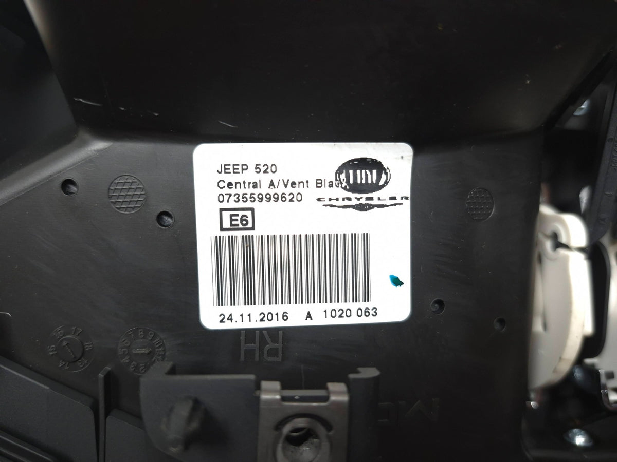 2015 Jeep Renegade Dashboard Center Air Vent Grille 5uv78gtvaa OEM
