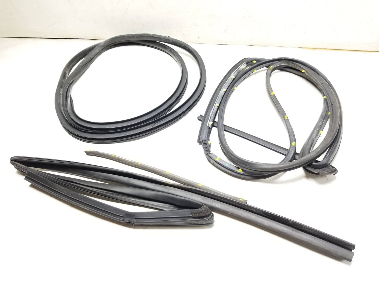 2012 Jeep Grand Cherokee Door Weatherstrip Rear Passenger Side Right OEM