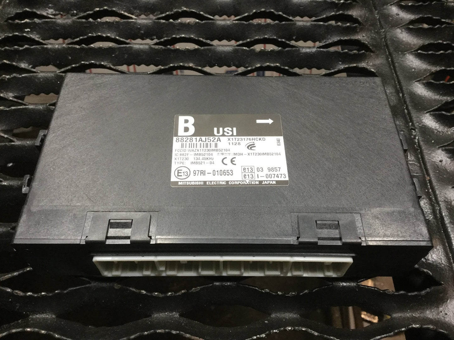 10 11 12 13 Subaru Legacy Outback Theft Locking Integrated Control Module OEM
