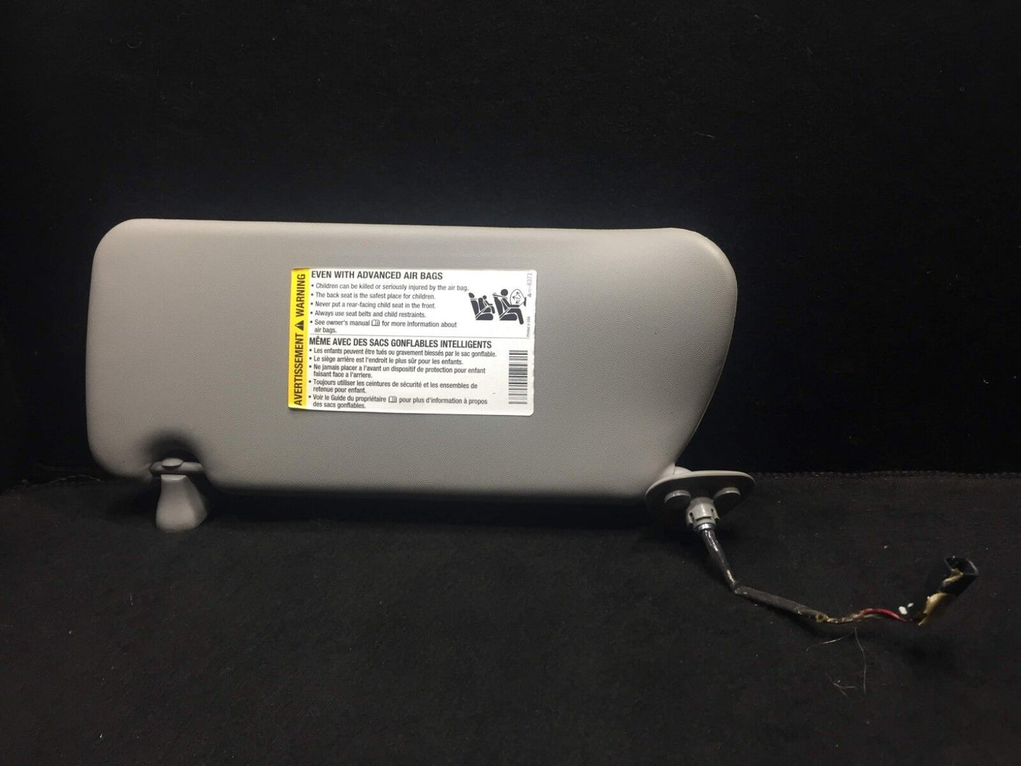 03 04 05 06 07 Cadillac CTS Sun Visor Right Passenger Side OEM