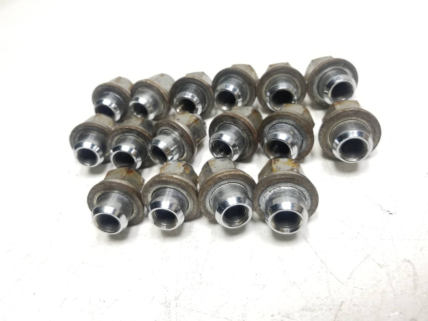 11-17 Lexus CT200h Wheel Lug Nut 16pcs Oem✅