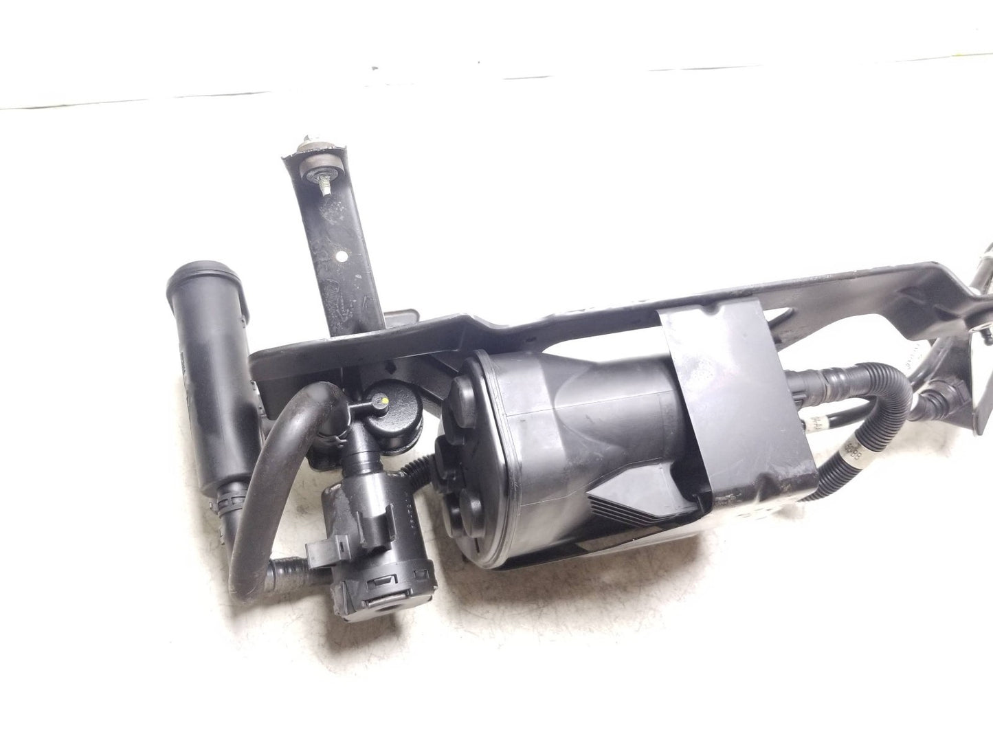 2017 Jaguar Xe Fuel Vapor Charcoal Canister OEM Gx73-9c242-ac