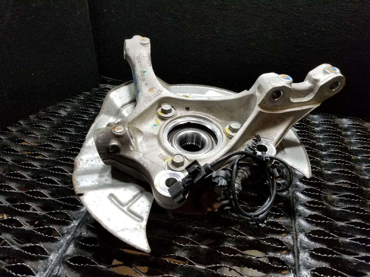 2017 Chevrolet Malibu Front Spindle Knuckle Wheel Hub Left Driver Side OEM