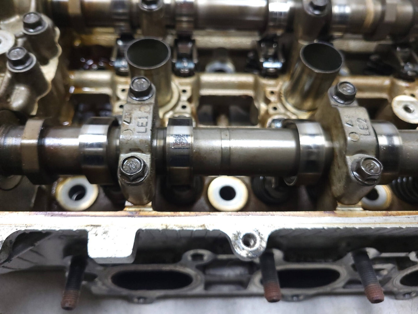 09-12 Hyundai Genesis Engine Cylinder Head Left & Right Pair OEM 4.6l