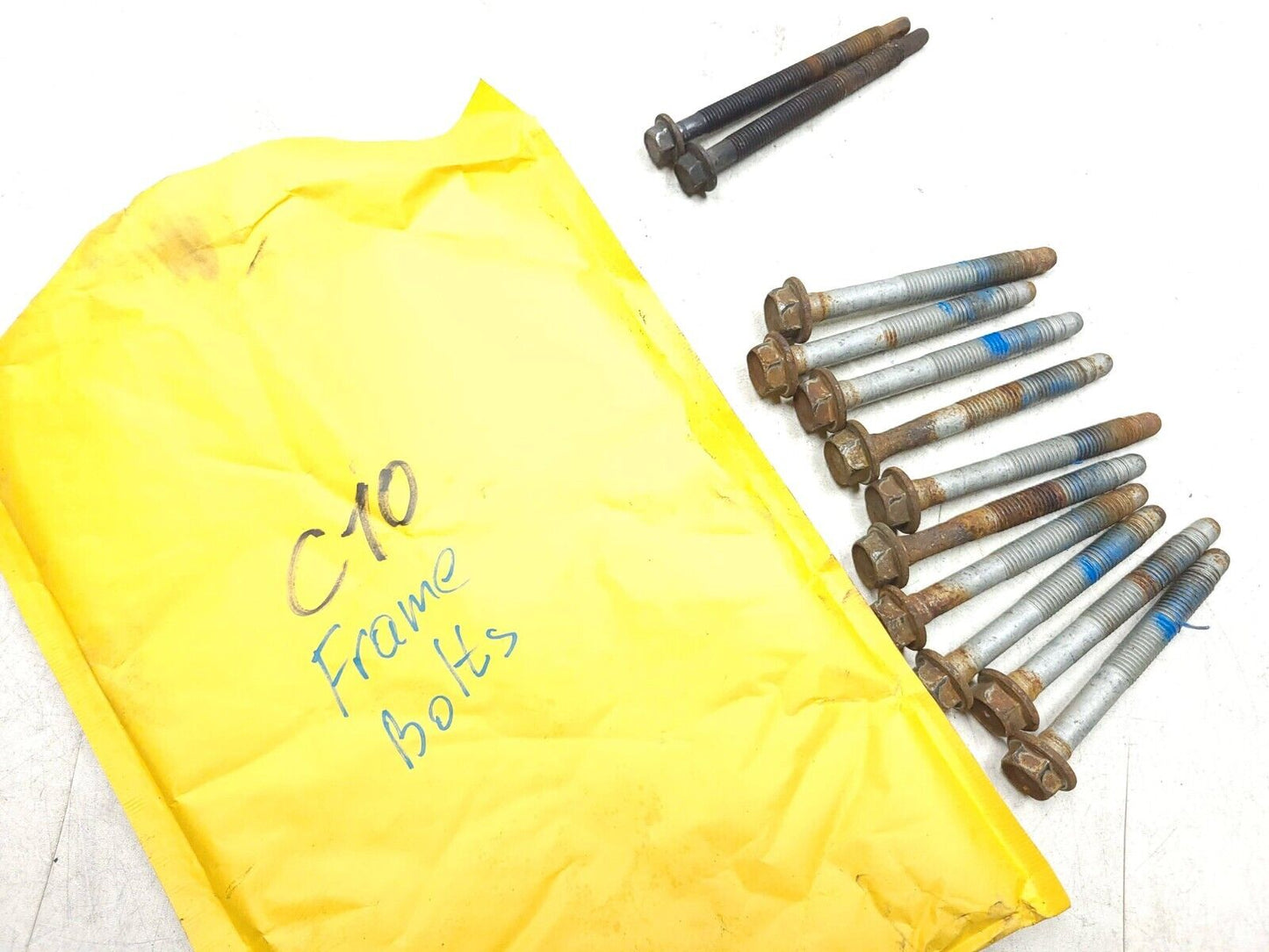 10-14 Chevrolet Suburban Frame Bolt 12pcs 5.3l OEM