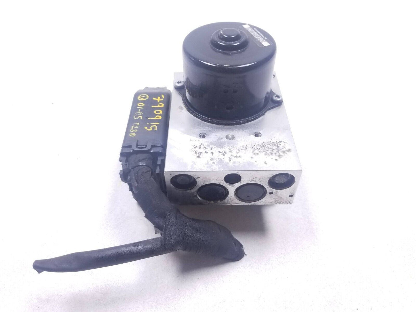 01 - 05 Mercedes-benz W203 C230 ABS Anti Lock Brake Pump A2034311712 OEM