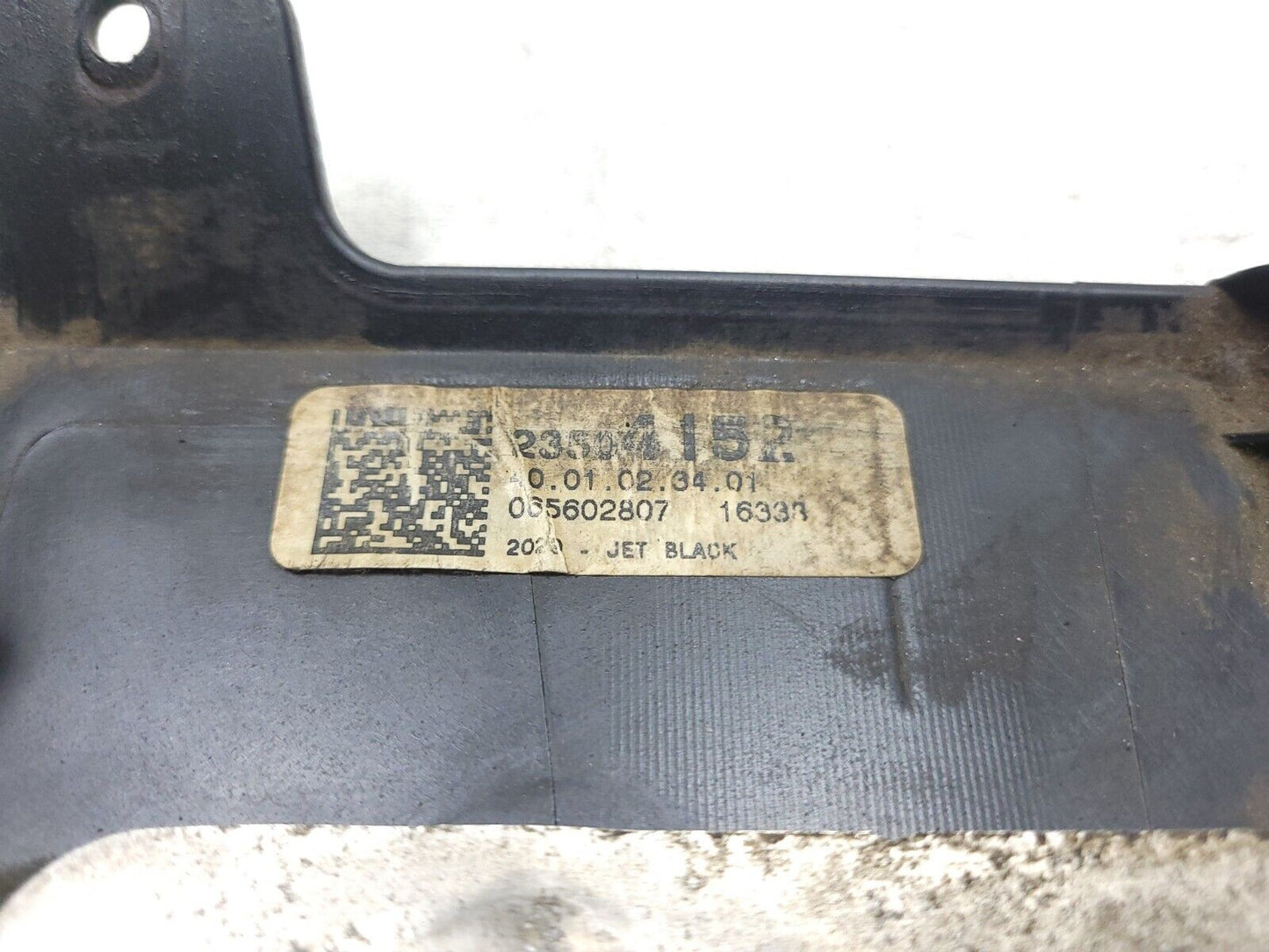 2014 - 2019 Chevrolet Silverado 1500 Driver Knee Trim Panel OEM