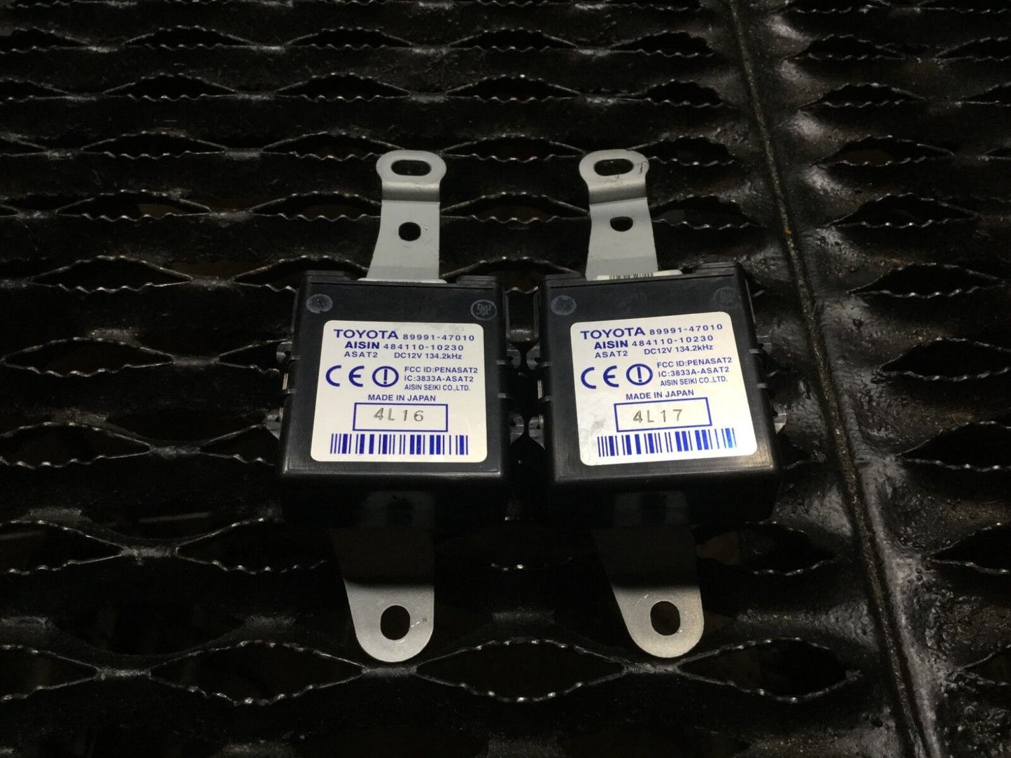 04 05 06 07 08 09 Toyota Prius Front Lh & Rh Indoor Oscillator Module 2pcs  OEM
